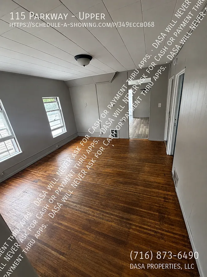 115 Parkway Upper - 2 Bed / 1 Bath — Photo 3