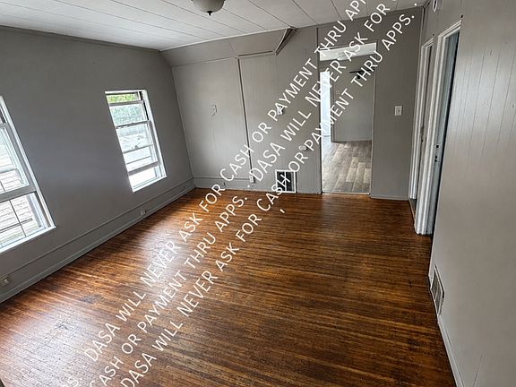 3rd image of 115 Parkway