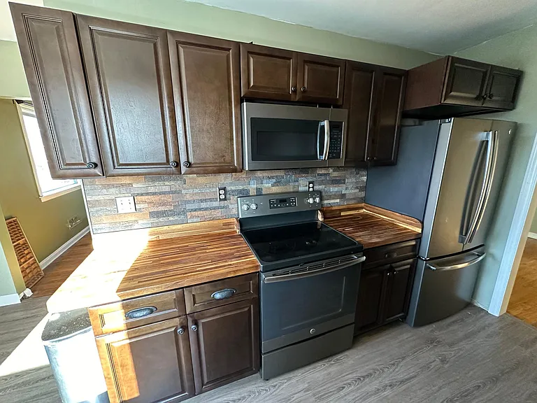 105 Meadowview Dr — Photo 15