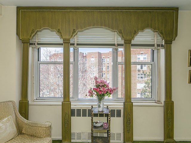 Skyline! Living Room!