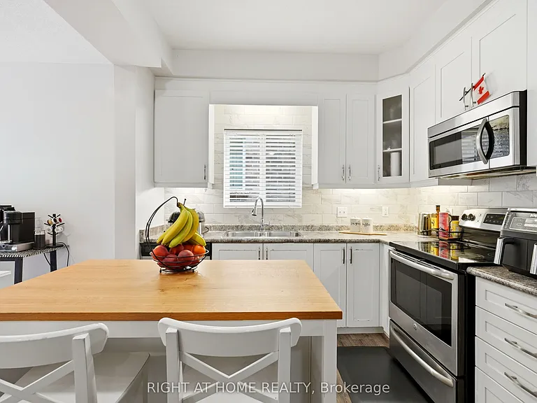 153 Maitland St — Photo 8