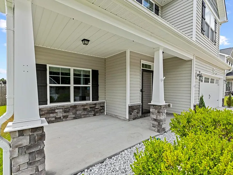 131 Mittams Point Dr — Photo 2