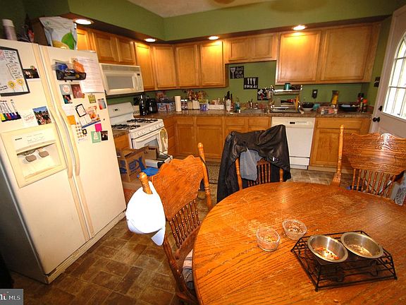 5th image of 286 Filbert Ave