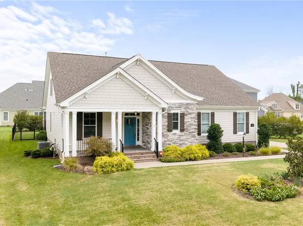 105 Alexandria Way, Carrollton, VA 23314
