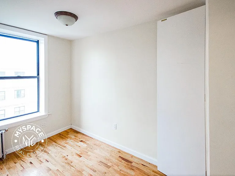 244 Roebling St #16 — Photo 9