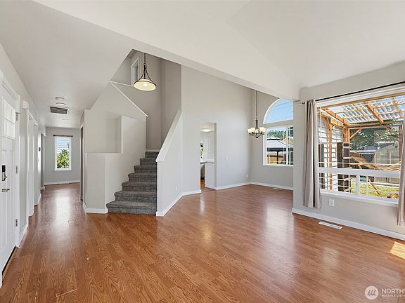 3rd image of 402 Orting Avenue NW