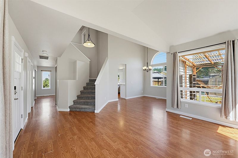 3rd image of 402 Orting Avenue NW