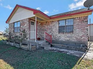 306 Lakeshore Dr N, Onalaska, TX 77360