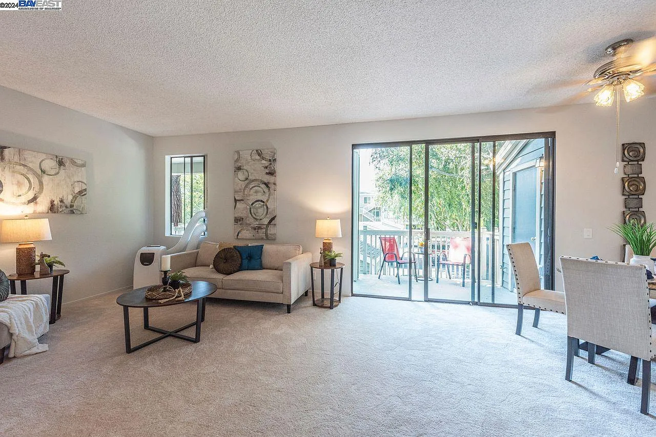 3550 Buttonwood Ter APT 211 photo 1