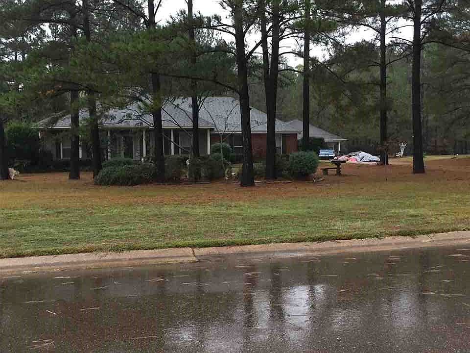 1st image of 111 Wisteria Hill Dr