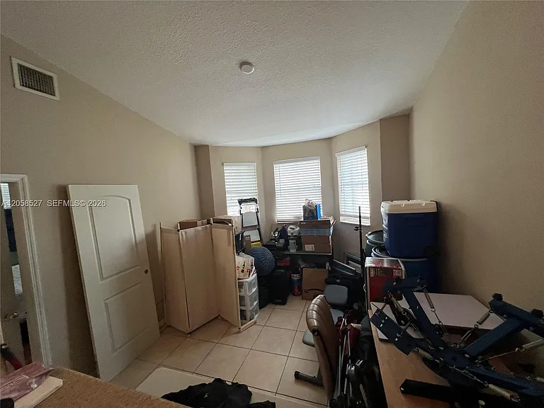 1535 SE 26th St #200 — Photo 16
