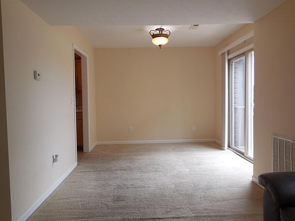 3rd image of 516D Pilgrim Ct #516-D