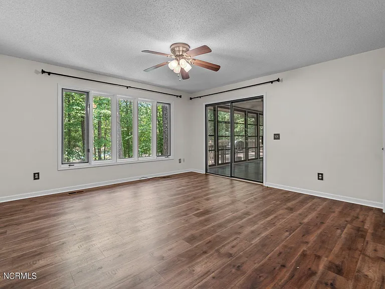 618 Chelsea Dr — Photo 25