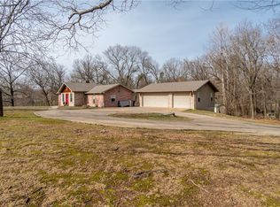 21998 Meadow Wood Dr, Siloam Springs, AR 72761
