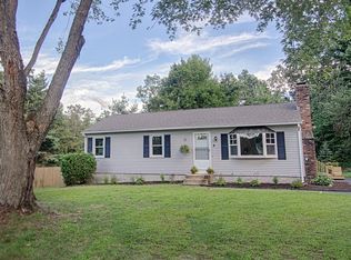 8 Bayberry Dr, Holyoke, MA 01040