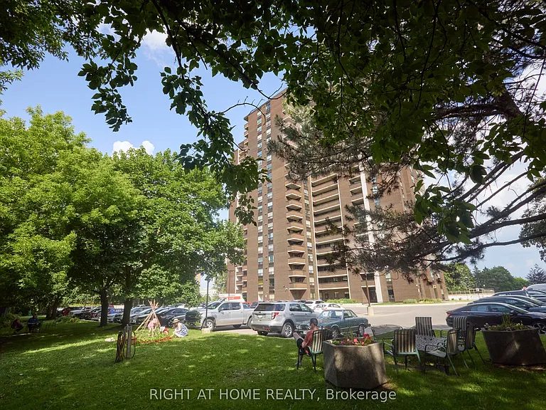 1535 Lakeshore Rd E #808 — Photo 20