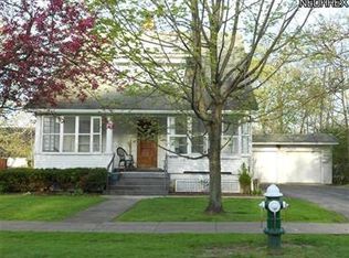 118 Ferris Ave, Chardon, OH 44024