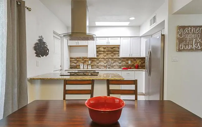 1231 E Maryland Ave #B — Photo 17