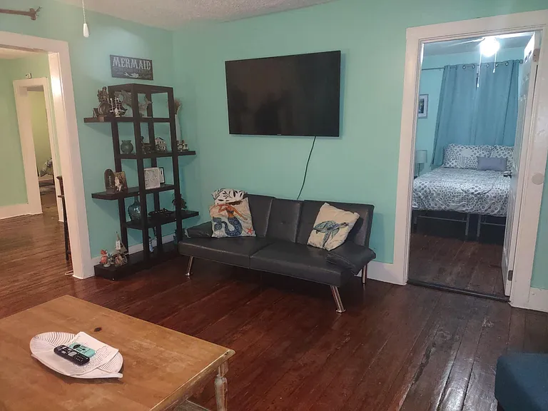 2118 Mosley St — Photo 20