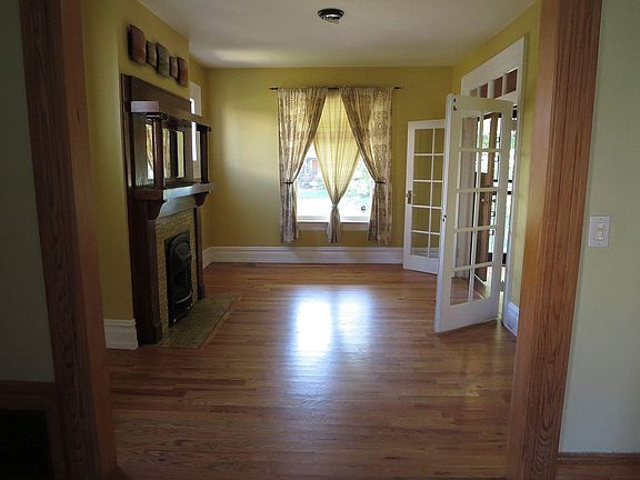3rd image of 2233 N Gaylord St
