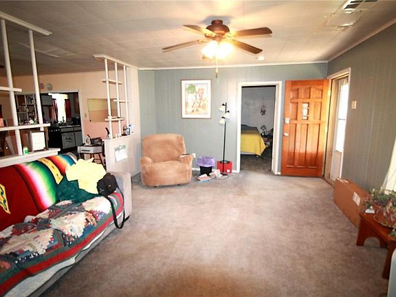 3rd image of 1005 E 4th St