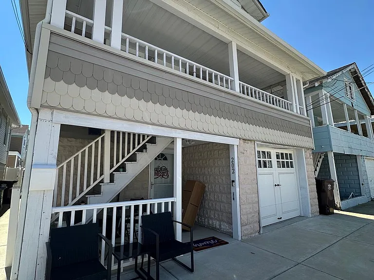 202 N Sacramento Ave #A — Photo 7