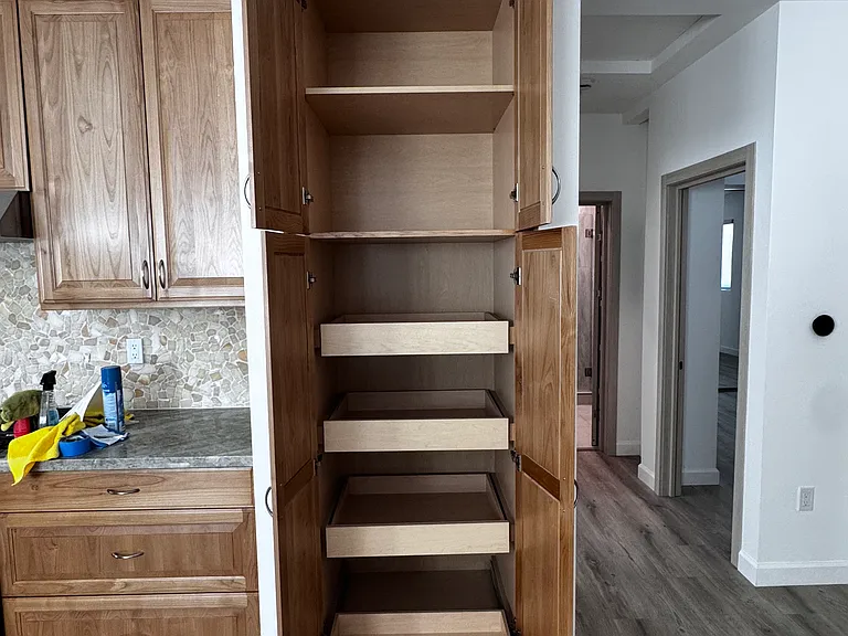 913 E Verdugo Ave — Photo 18
