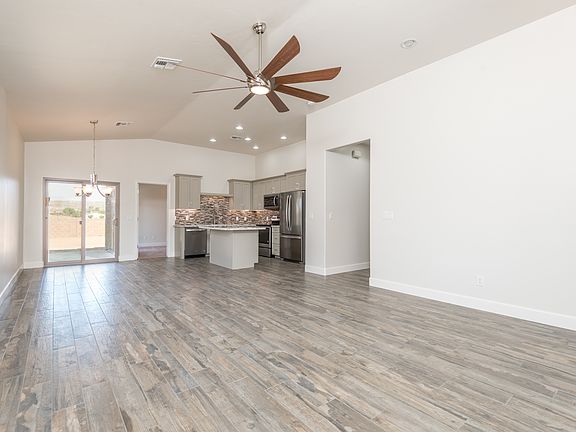 4th image of 3611 N Burbank St