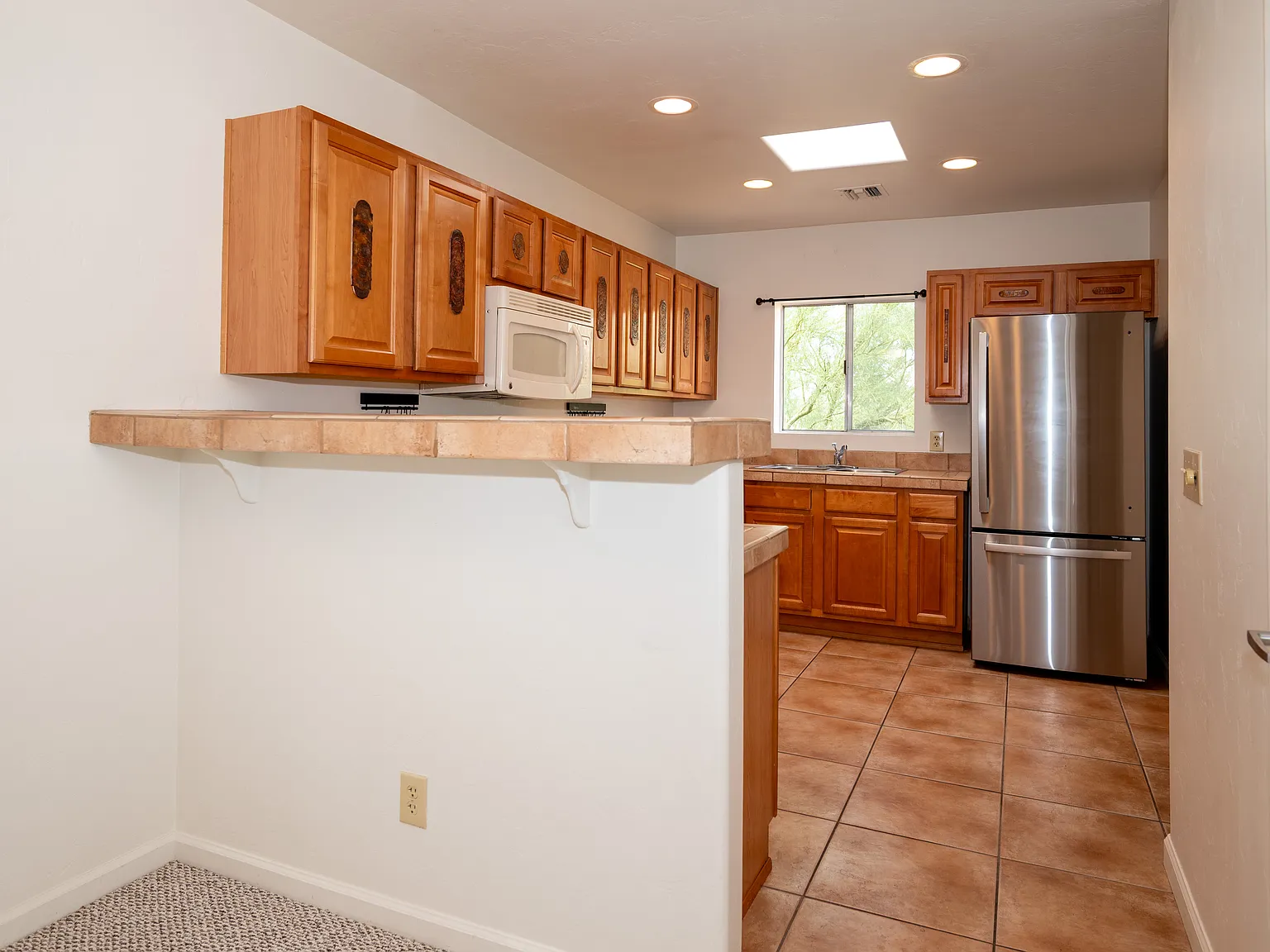 2 bed, 969 sqft, $1,475 — Photo 3