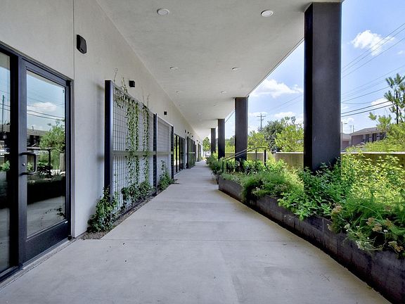 5th image of 1322 E 12th St #303