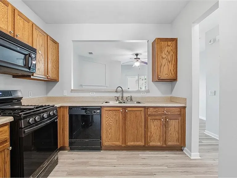 585 McWilliams Rd SE #2402 — Photo 5