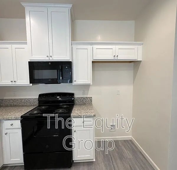 733 S Pinkham #102 — Photo 10