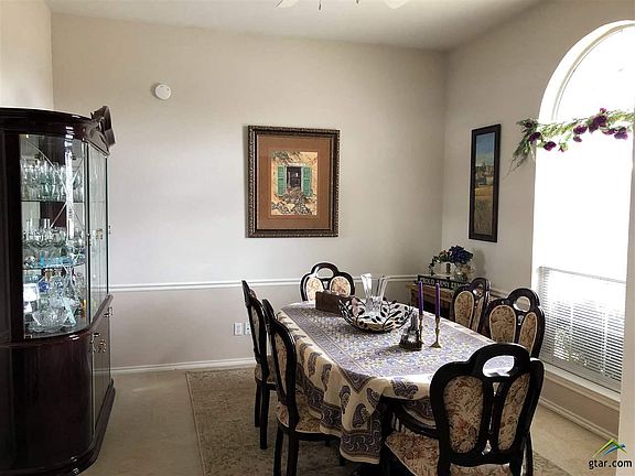 3rd image of 116 Diane Ln