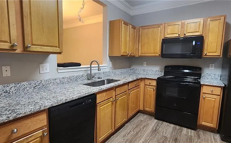413 Windstone Trl — Photo 14