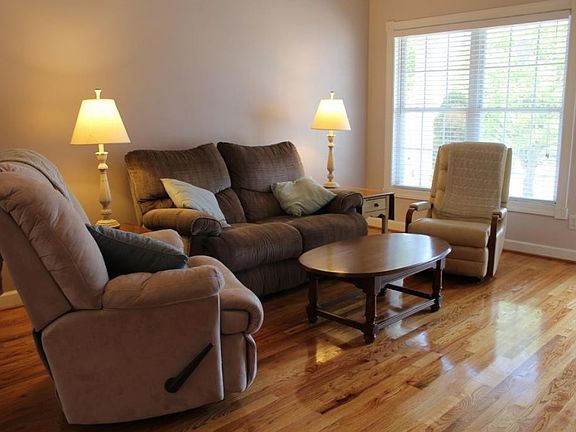 4th image of 1 Iris Ln #1