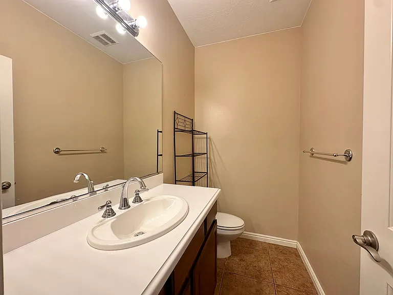 1220 N Spring Valley Dr — Photo 11