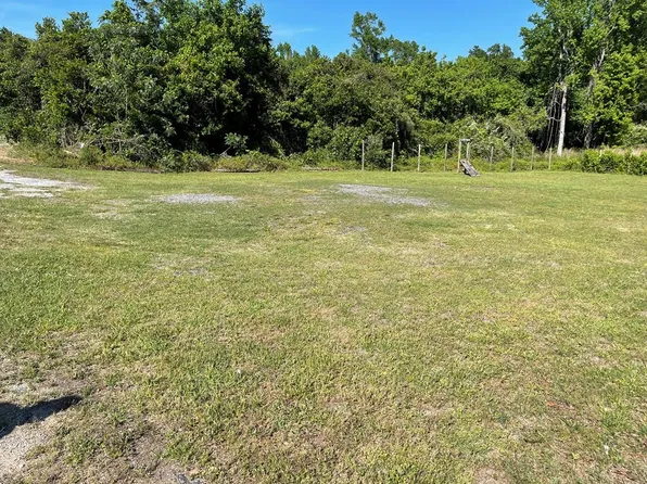 202 Dickson St, Manning, SC 29102