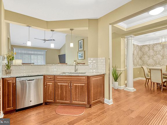 5th image of 15130 Heather Mill Ln Unit 403