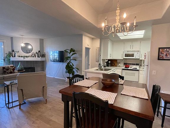 5th image of 580 Camino De La Reina Unit 225