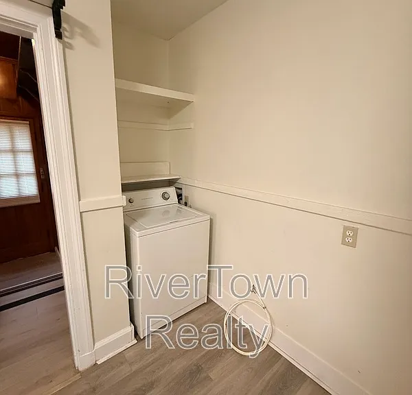 1026 Stonewall St — Photo 8