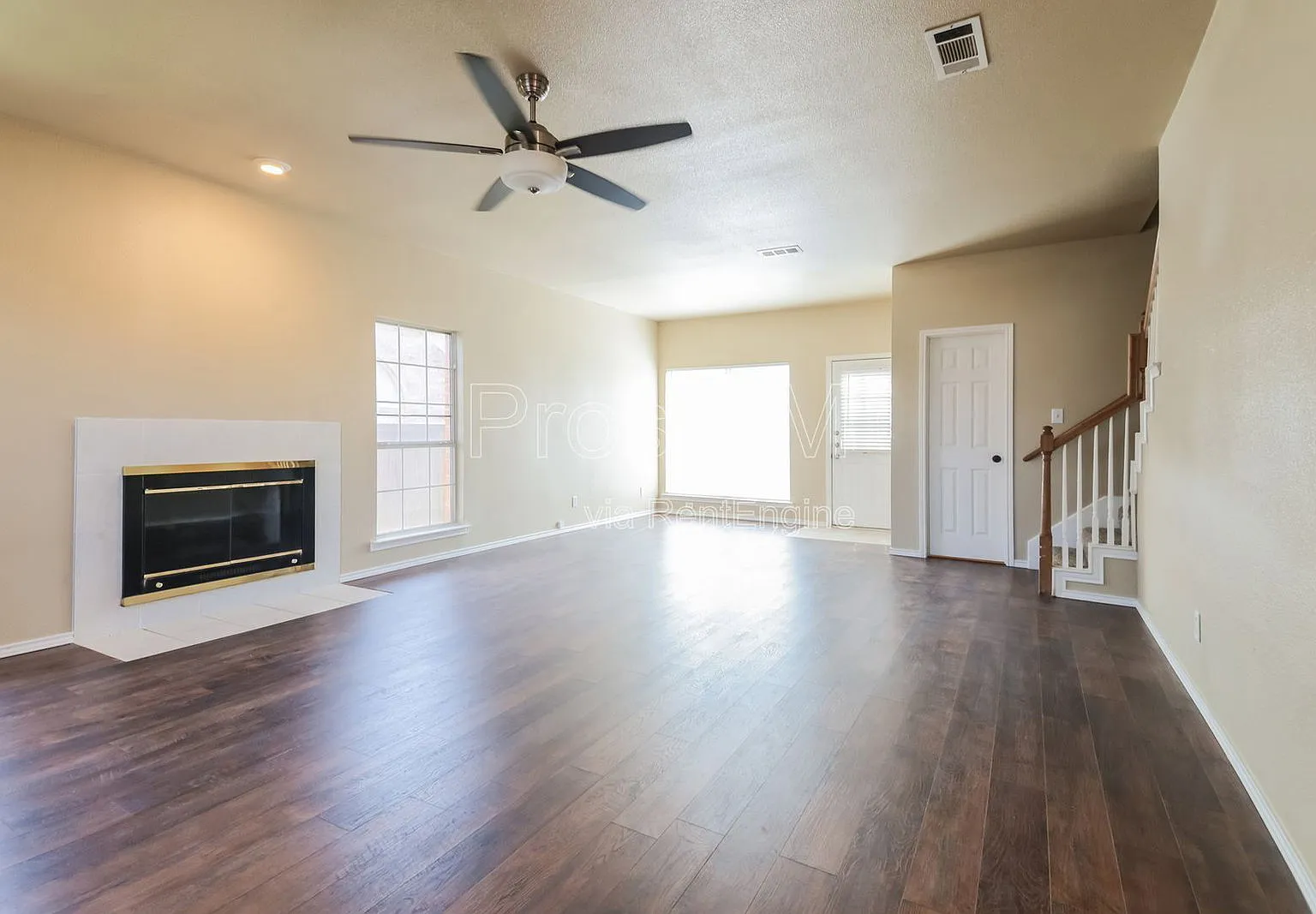 3 bed, 2.5 bath, 1895 sqft, $2,600 — Photo 3
