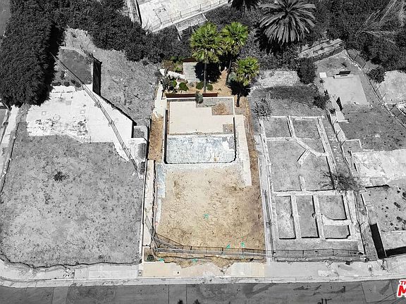 2nd image of 16565 Las Casas Pl