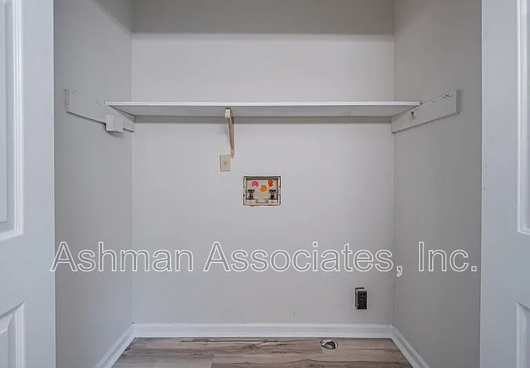 2402 Betsy Ct SW — Photo 36