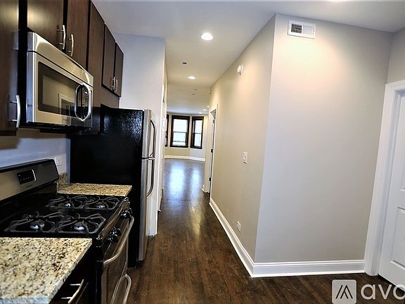 5th image of 2647-49 N Sacramento Ave #26473