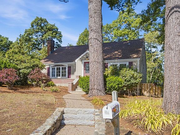 3rd image of 1 Great Pines Ave