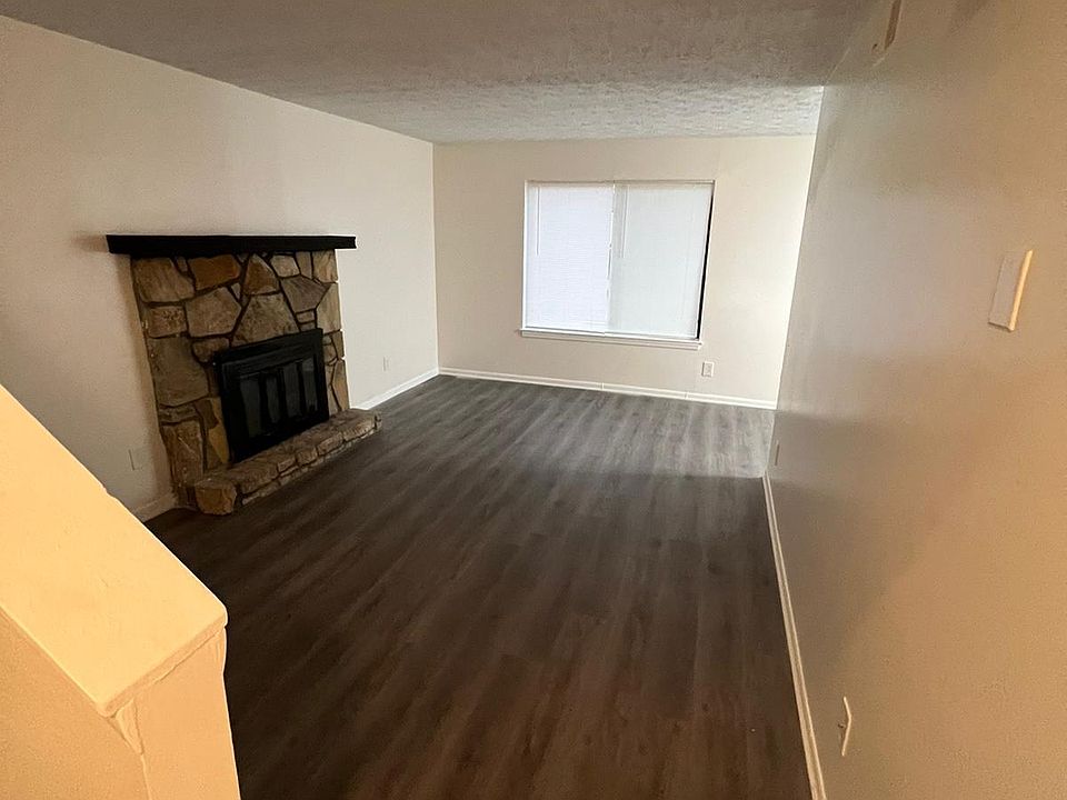 1st image of 317 Country Club Dr