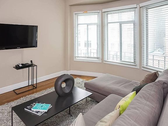4th image of 3223 S Lituanica Ave #4