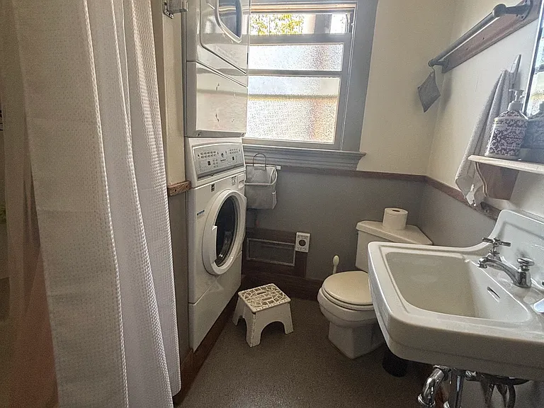 1774 Le Roy Ave — Photo 14