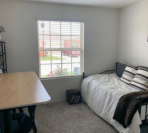 Guest bedroom #1