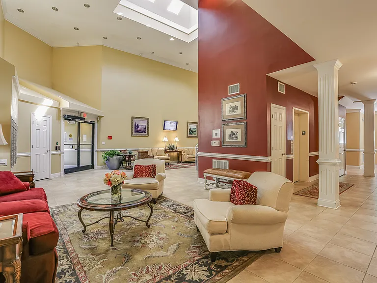 Sunstone Apartments — Photo 8
